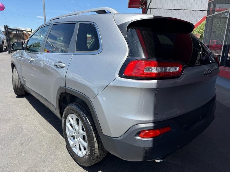 2016 Jeep Cherokee Image 3