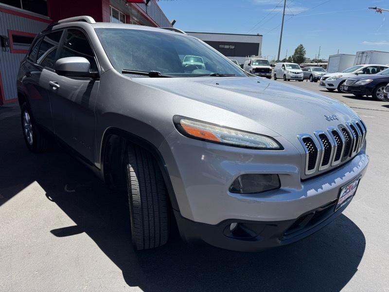 2016 Jeep Cherokee Image 9