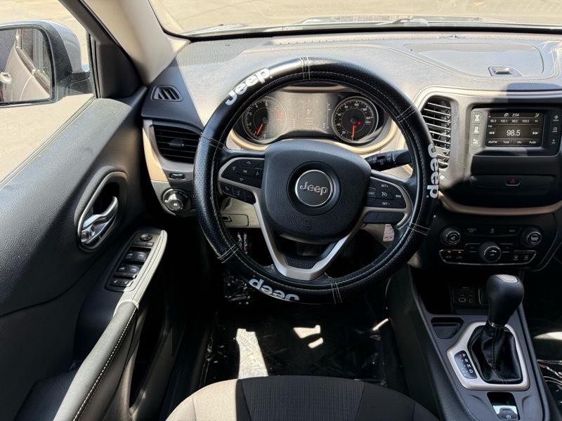 2016 Jeep Cherokee Image 24