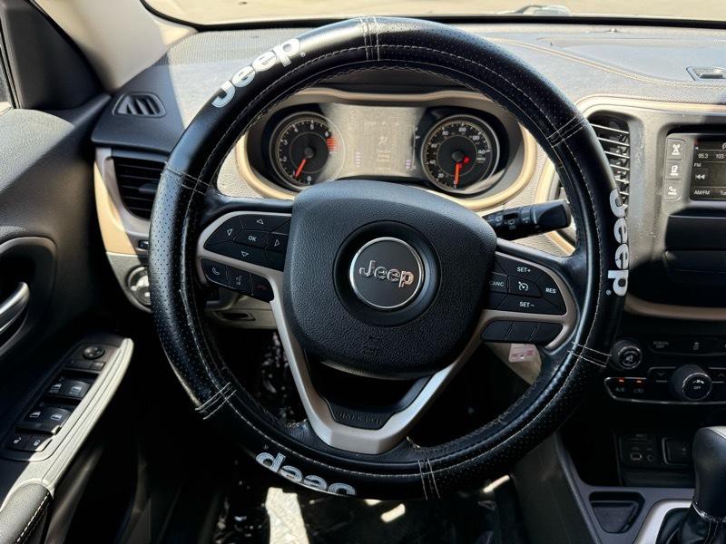 2016 Jeep Cherokee Image 25