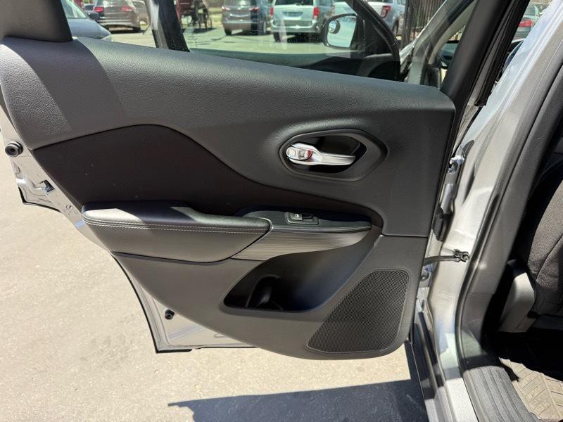 2016 Jeep Cherokee Image 29