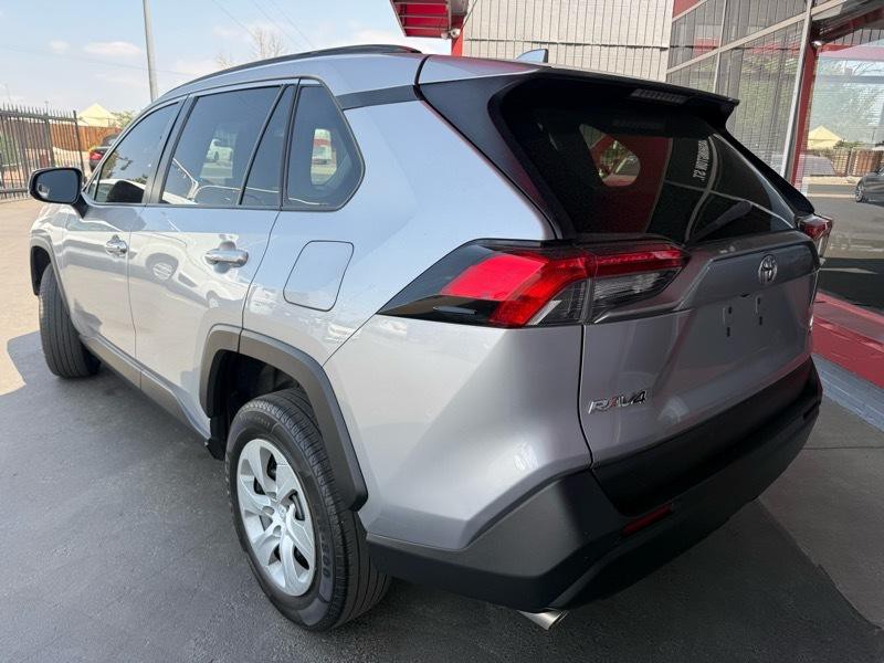 2021 Toyota Rav4 Image 3