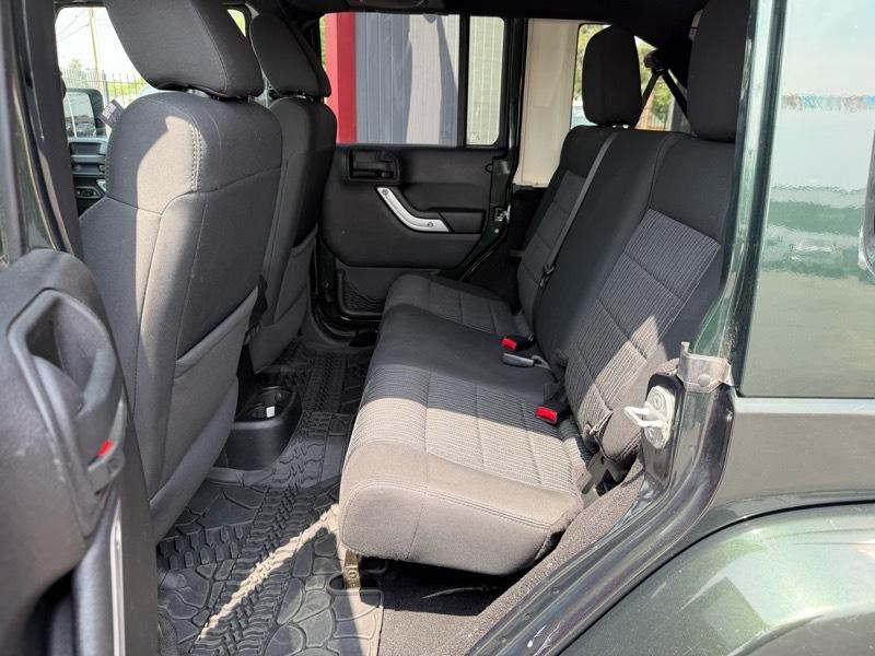 2011 Jeep Wrangler Image 22