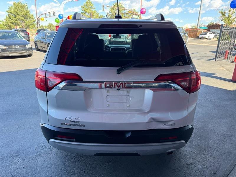 2017 GMC Acadia Image 4