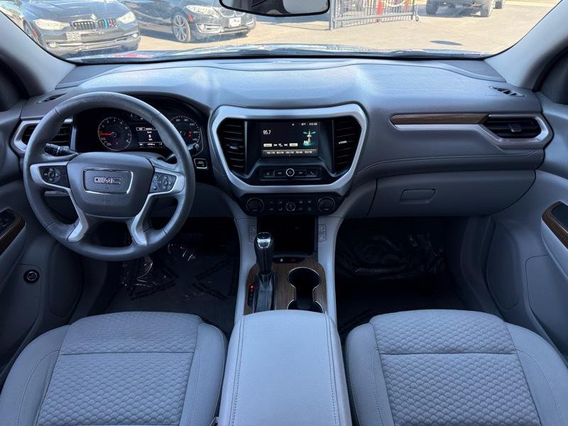 2017 GMC Acadia Image 16