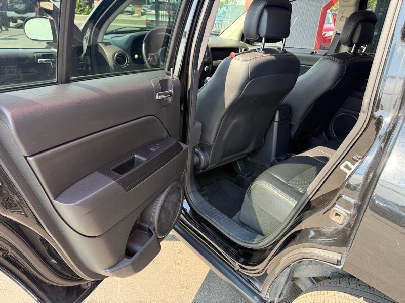 2016 Jeep Compass Image 26
