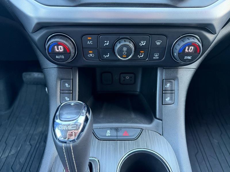 2018 GMC Acadia Image 16