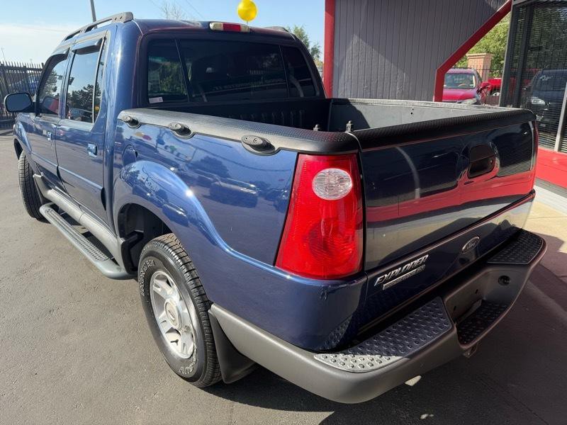 2004 Ford Explorer Image 3