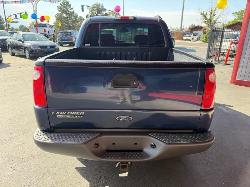 2004 Ford Explorer Image 4