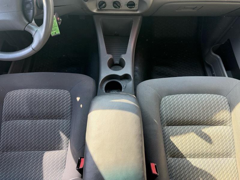2004 Ford Explorer Image 18
