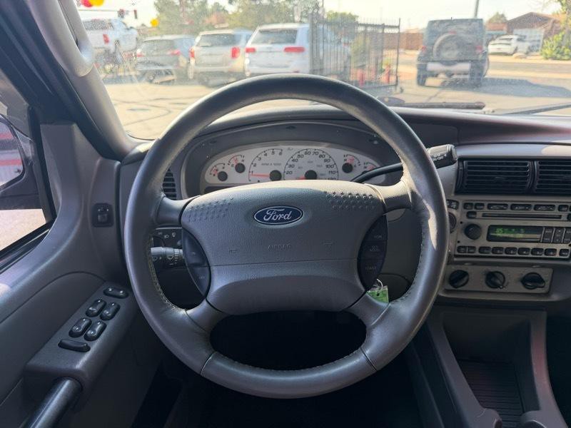 2004 Ford Explorer Image 19