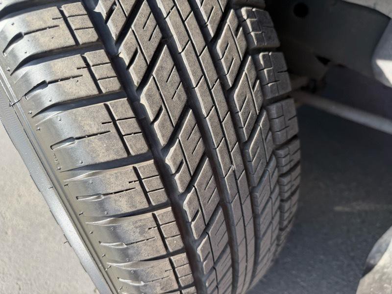 2004 Ford Explorer Image 25