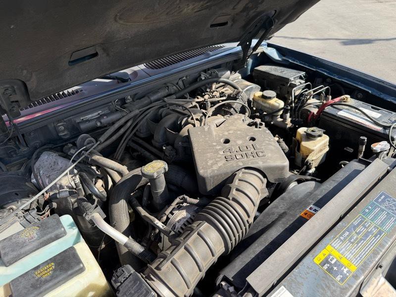 2004 Ford Explorer Image 27