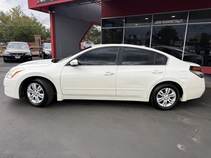 2011 Nissan Altima Image 2