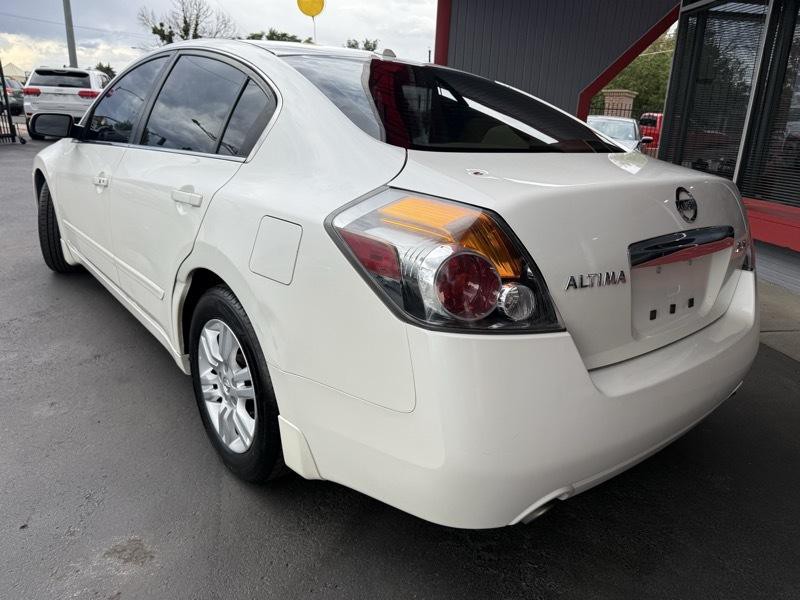 2011 Nissan Altima Image 3