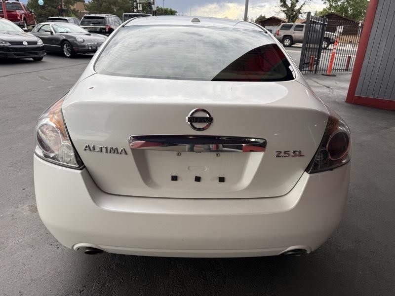2011 Nissan Altima Image 4