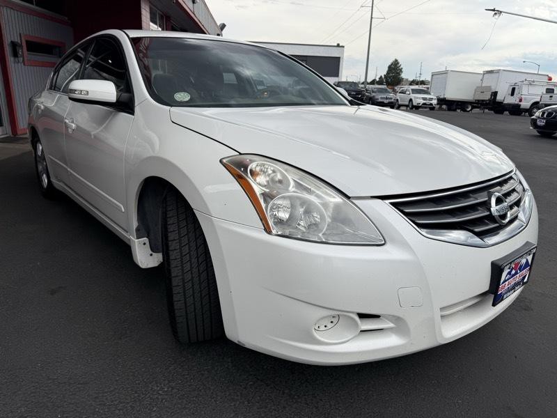 2011 Nissan Altima Image 9
