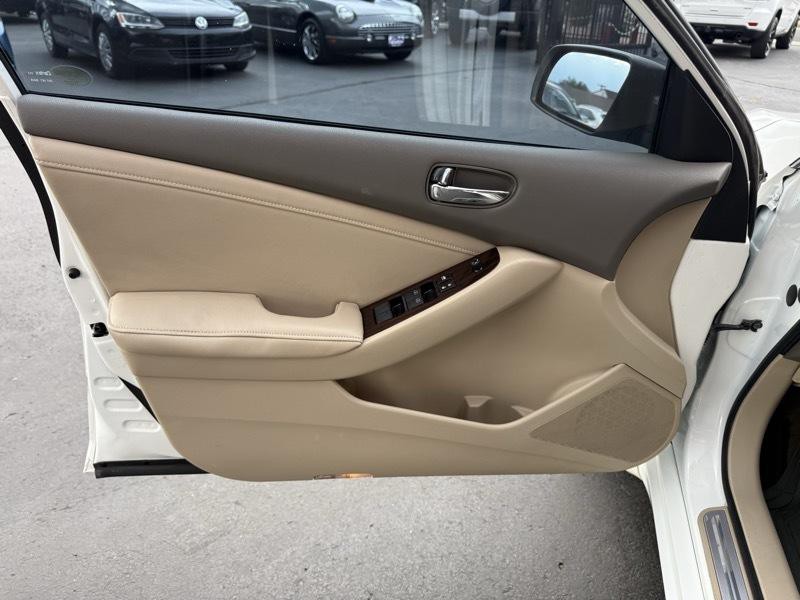 2011 Nissan Altima Image 13