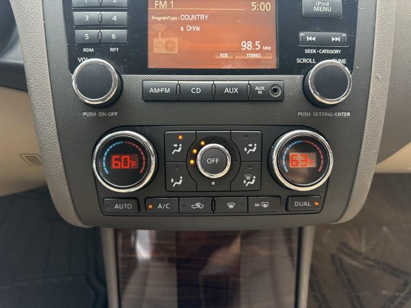 2011 Nissan Altima Image 19