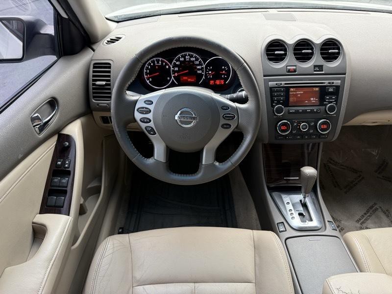 2011 Nissan Altima Image 23