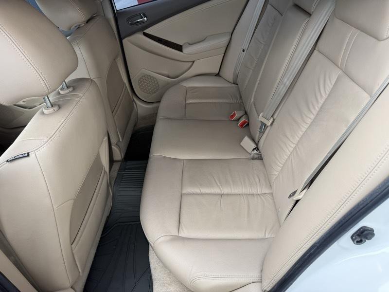 2011 Nissan Altima Image 29