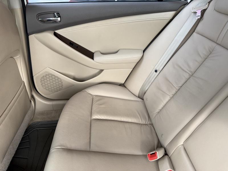 2011 Nissan Altima Image 31