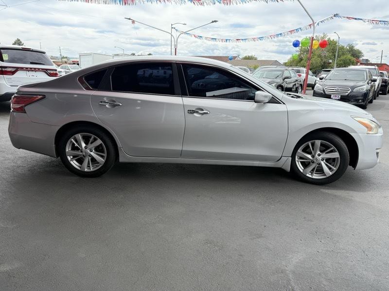 2014 Nissan Altima Image 9