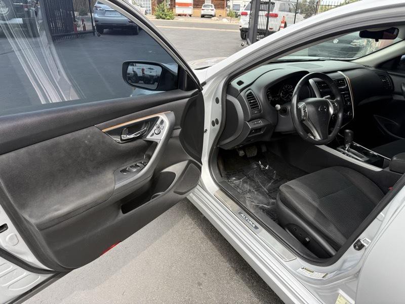 2014 Nissan Altima Image 12