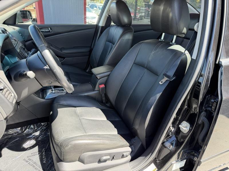 2012 Nissan Altima Image 16