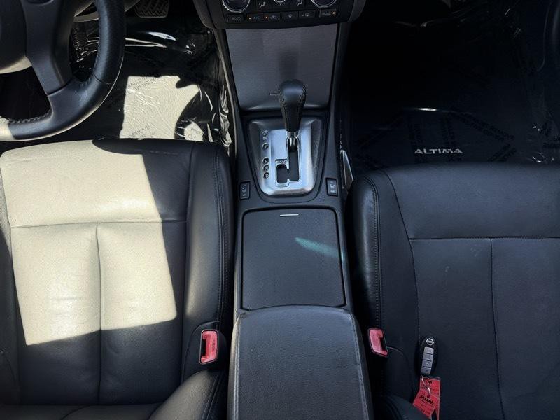 2012 Nissan Altima Image 21