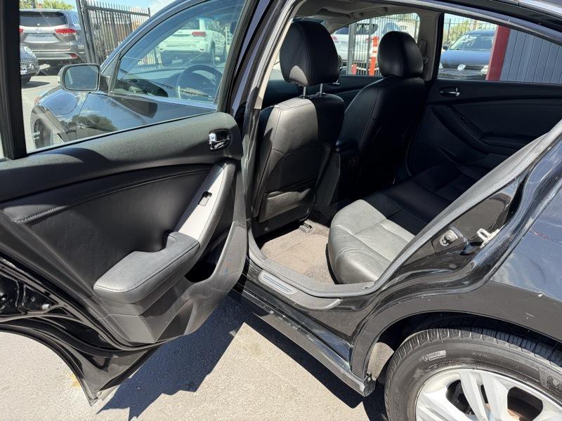 2012 Nissan Altima Image 24