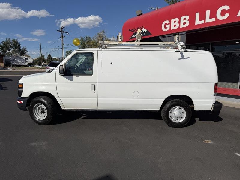 2011 Ford Econoline Image 2