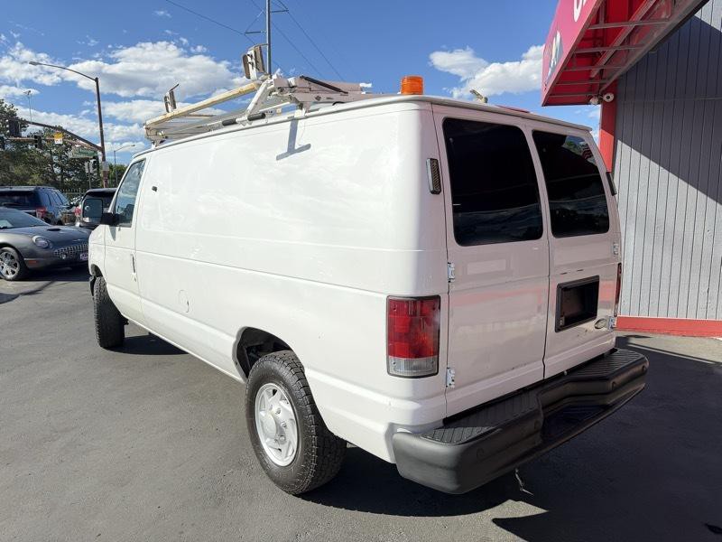 2011 Ford Econoline Image 4