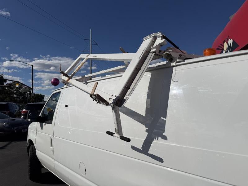 2011 Ford Econoline Image 6
