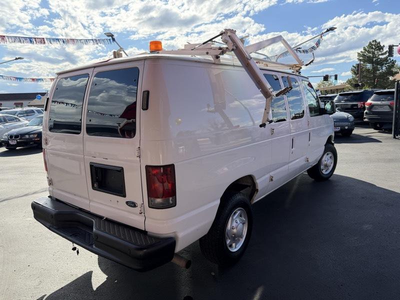 2011 Ford Econoline Image 12
