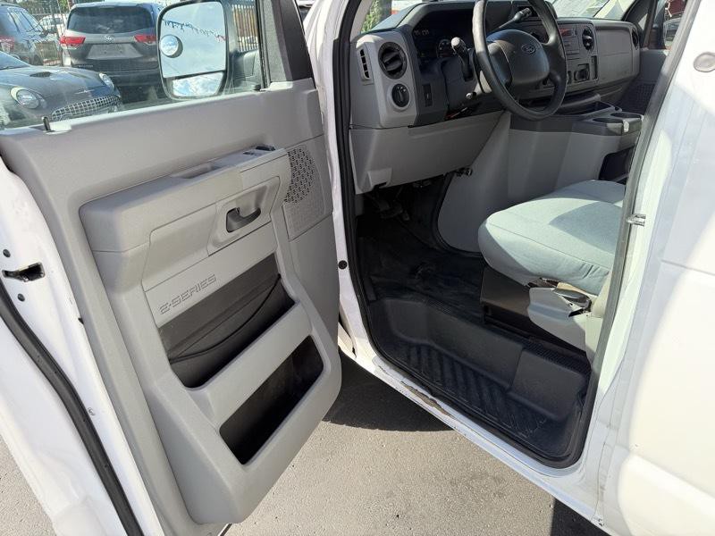 2011 Ford Econoline Image 19