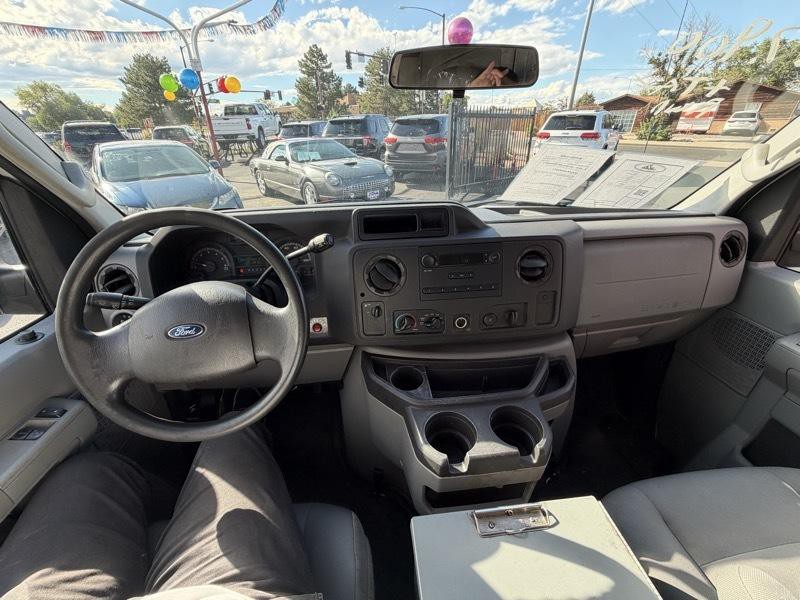 2011 Ford Econoline Image 23