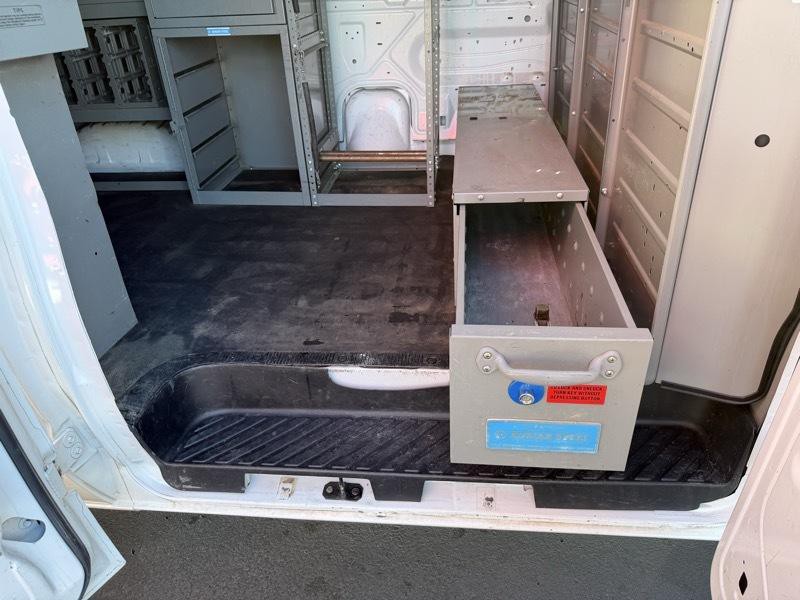 2011 Ford Econoline Image 32