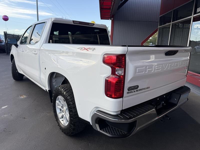 2023 Chevrolet Silverado 1500 Image 3