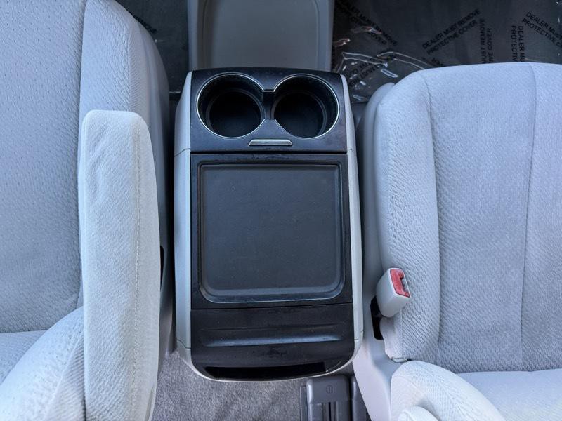 2012 Toyota Sienna Image 21