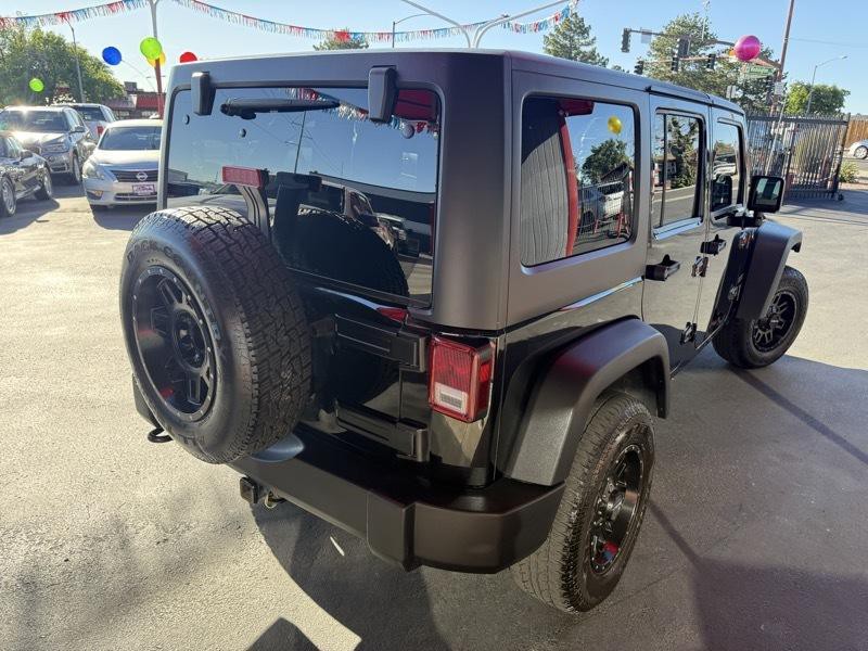 2013 Jeep Wrangler Image 7
