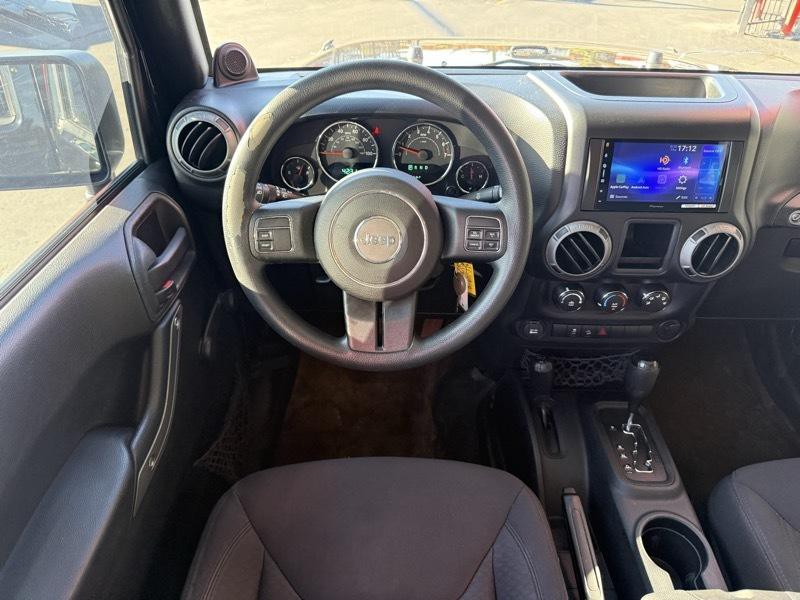2013 Jeep Wrangler Image 22