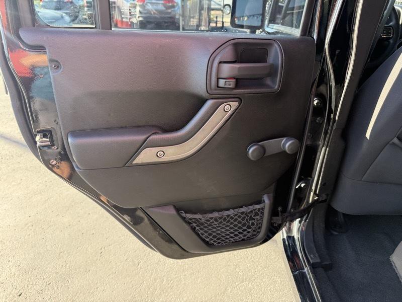 2013 Jeep Wrangler Image 26