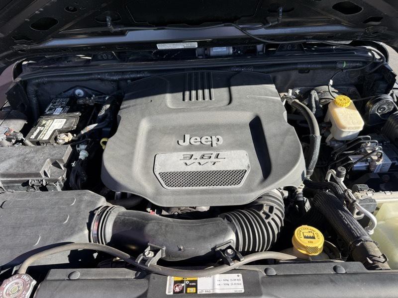 2013 Jeep Wrangler Image 31