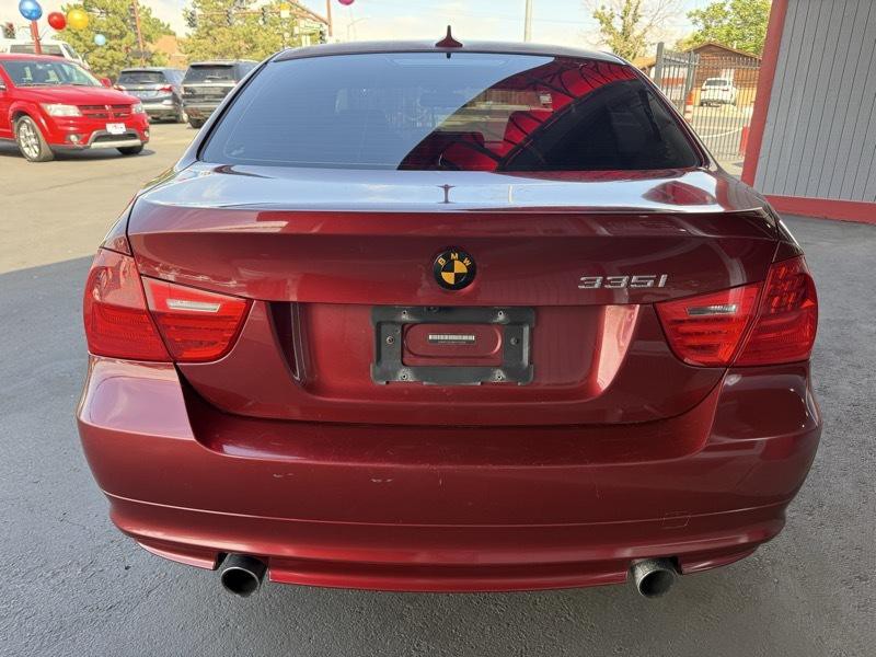 2011 BMW 3 Series Image 4