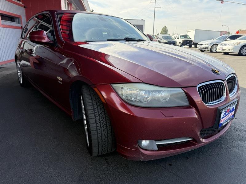2011 BMW 3 Series Image 8