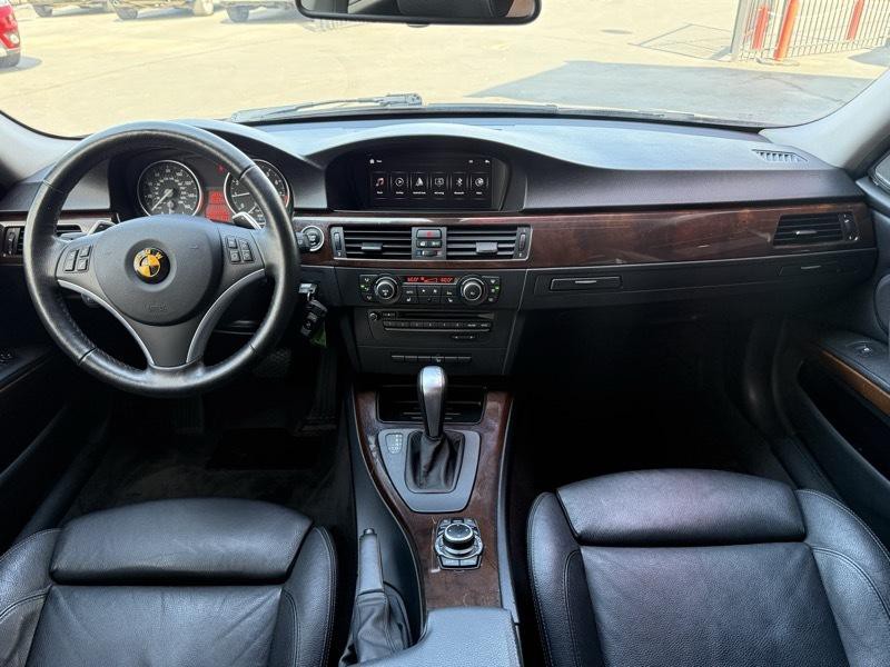 2011 BMW 3 Series Image 15