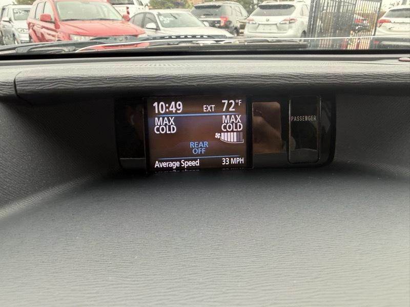 2013 Toyota Sienna Image 16