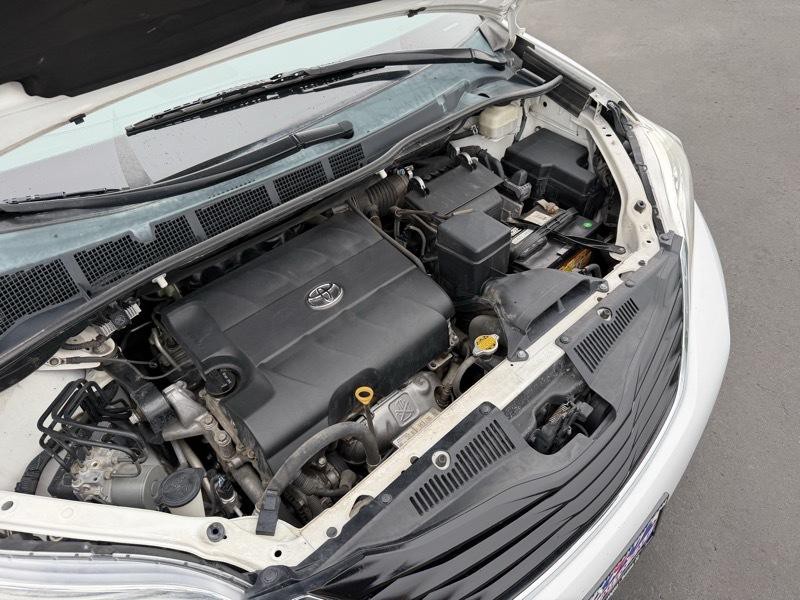 2013 Toyota Sienna Image 28