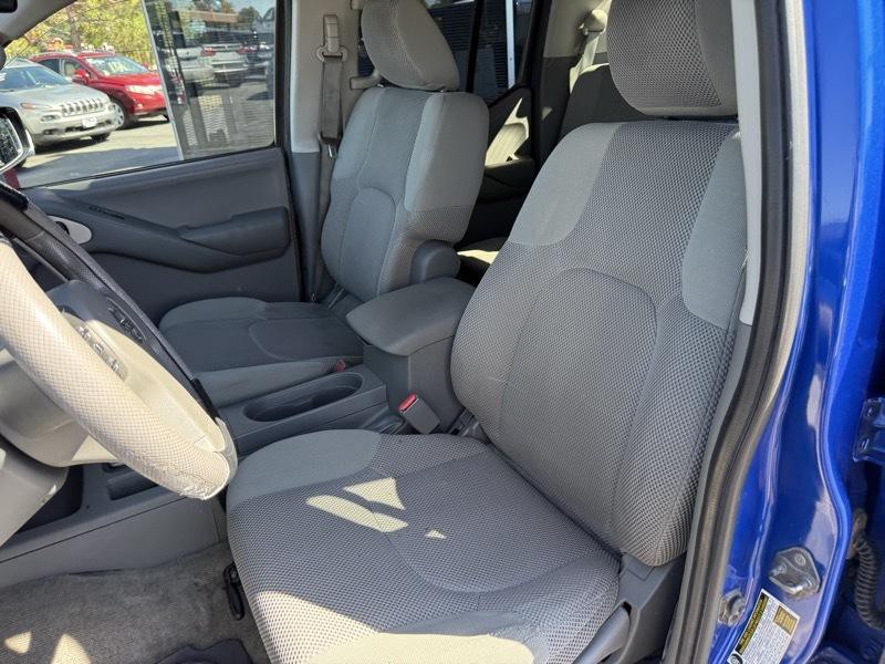2012 Nissan Frontier Image 12